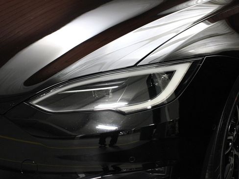 Used 2023 Tesla Model S AWD image 4