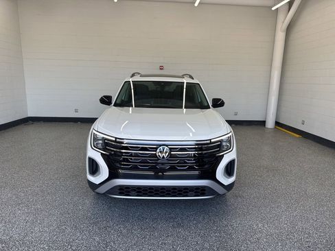 New 2026 Volkswagen Atlas Peak Edition AWD/4WD image 8