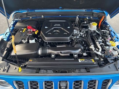 Used 2022 Jeep Wrangler Unlimited Sahara w/ Dual Top Group image 35