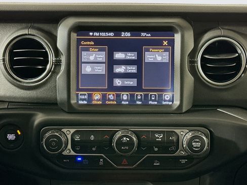 Used 2023 Jeep Wrangler Sahara w/ Cold Weather Group image 25