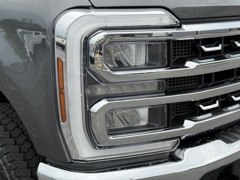New 2026 Ford F250 Lariat w/ FX4 Off-Road Package AWD/4WD image 7