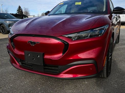 Certified 2025 Ford Mustang Mach-E Premium image 11
