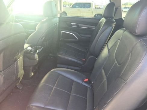Used 2021 Kia Telluride EX w/ EX Premium Package FWD image 9