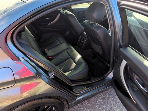 Used 2018 BMW 320i xDrive Sedan image 13