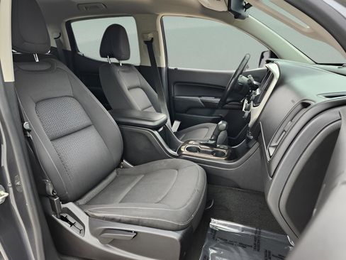 Used 2016 GMC Canyon SLE image 16