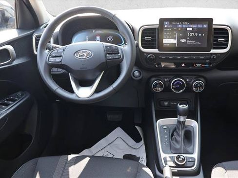 Used 2026 Hyundai Venue SEL FWD image 24