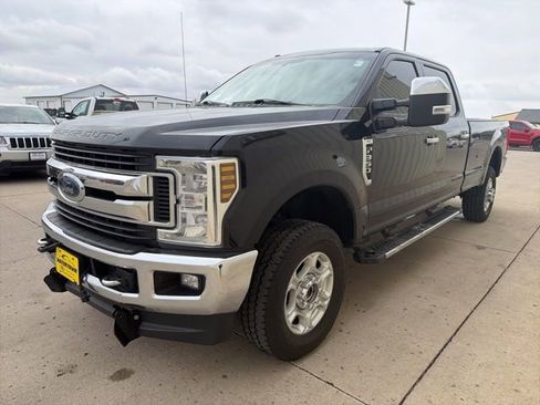 Used 2019 Ford F350 XLT w/ XLT Premium Package AWD/4WD image 4
