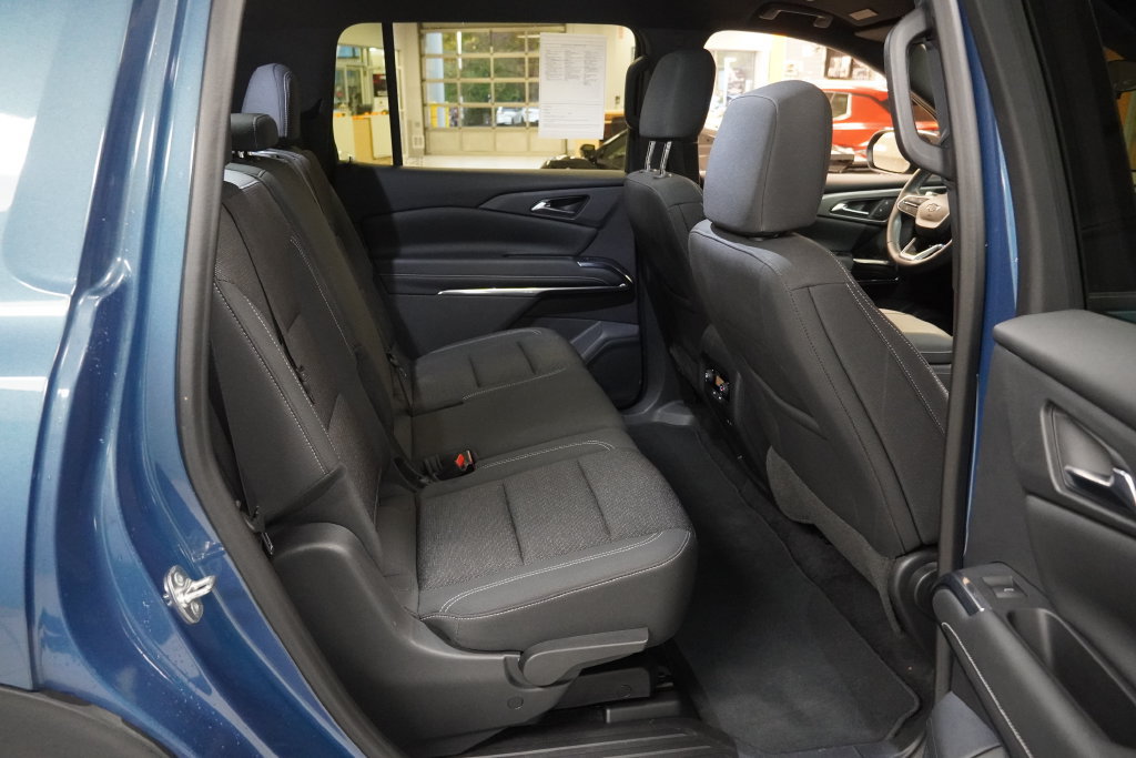 Used 2024 Chevrolet Traverse LS w/ Midnight/Sport Edition AWD/4WD image 22