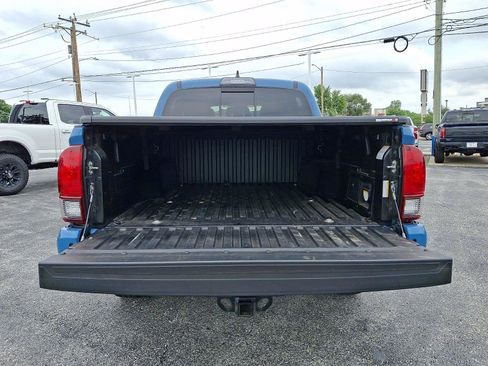 Used 2019 Toyota Tacoma TRD Off-Road AWD/4WD image 28
