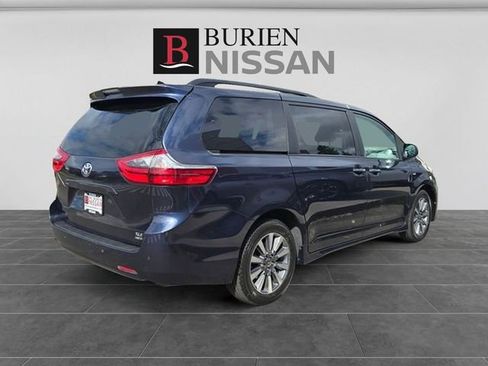 Used 2020 Toyota Sienna XLE w/ XLE Navigation Package AWD/4WD image 7
