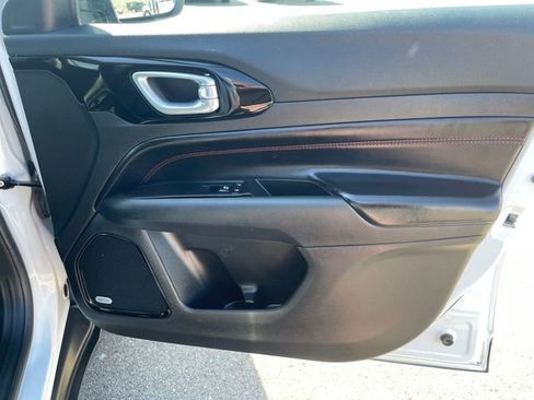 Used 2022 Jeep Compass Trailhawk w/ Sun and Sound Group AWD/4WD image 39