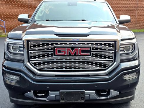 Used 2018 GMC Sierra 1500 Denali w/ Denali Ultimate Package AWD/4WD image 3