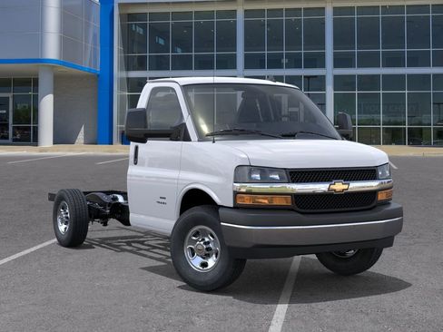 New 2026 Chevrolet Express 3500 w/ Power Convenience Package RWD image 8