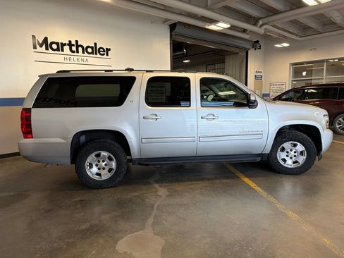 Used 2013 Chevrolet Suburban LT w/ Luxury Package AWD/4WD image 4