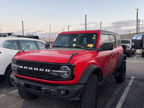 Used 2023 Ford Bronco Wildtrak image 1