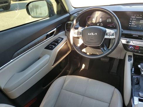Certified 2023 Kia Telluride EX w/ EX Captain's Chair Package image 9