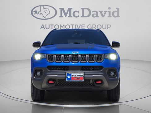 Used 2023 Jeep Compass Trailhawk w/ Trailhawk Convenience Group AWD/4WD image 8