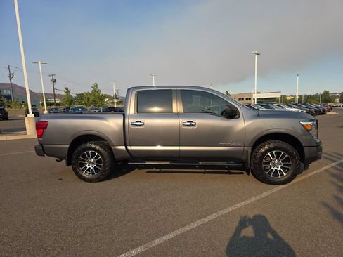 Used 2021 Nissan Titan SV w/ SV Convenience Package AWD/4WD image 2