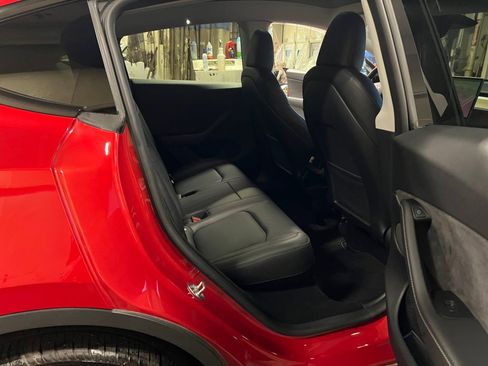 Used 2023 Tesla Model Y Long Range image 33