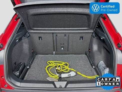 Certified 2021 Volkswagen ID.4 Pro S w/ Gradient Package image 28