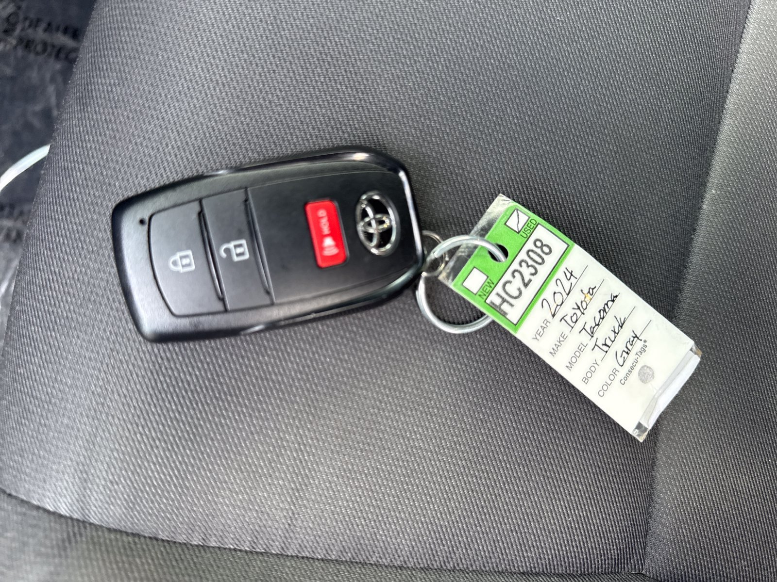 Used 2024 Toyota Tacoma SR5 AWD/4WD image 29