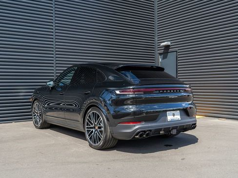 New 2026 Porsche Cayenne Coupe AWD/4WD image 3