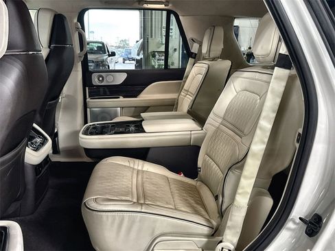 Used 2020 Lincoln Navigator Black Label w/ Cargo Convenience Package image 25