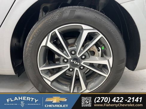 Used 2023 Kia Forte LXS w/ LXS Technology Package image 17