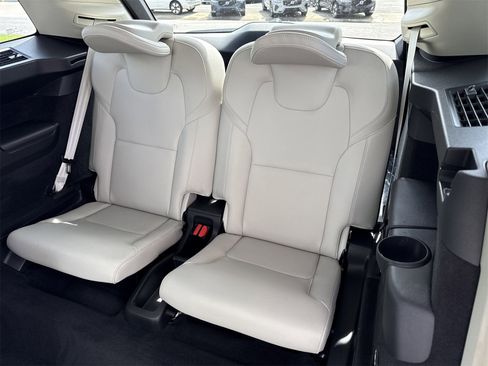 Used 2024 Volvo XC90 T8 Plus w/ Protection Package Premier image 12