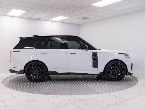 Used 2024 Land Rover Range Rover SE AWD/4WD image 5