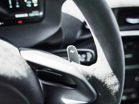 Used 2024 McLaren Artura image 38