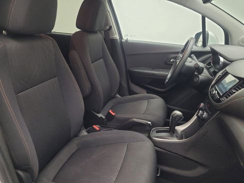 Used 2017 Chevrolet Trax LT FWD image 21