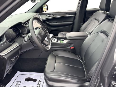 New 2025 Jeep Grand Cherokee Limited w/ Trailer Tow Package image 9