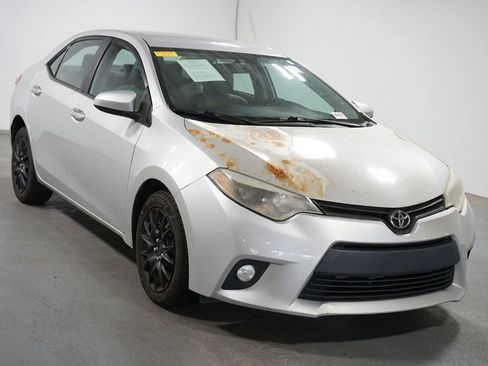 Used 2014 Toyota Corolla LE FWD image 3