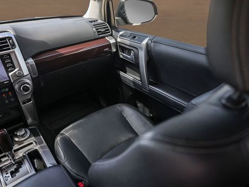 Used 2021 Toyota 4Runner Limited AWD/4WD image 28