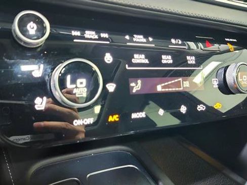 Used 2024 INFINITI QX60 Luxe w/ Vision Package FWD image 19