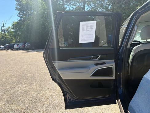 Used 2023 Kia Telluride S AWD/4WD image 30