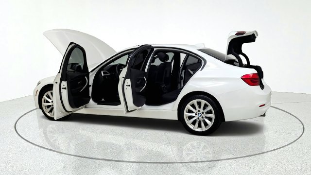 Used 2018 BMW 320i xDrive Sedan AWD/4WD image 15