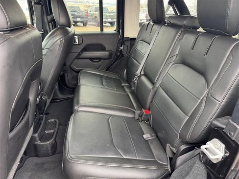 Used 2022 Jeep Wrangler Unlimited Sahara w/ Cold Weather Group image 9