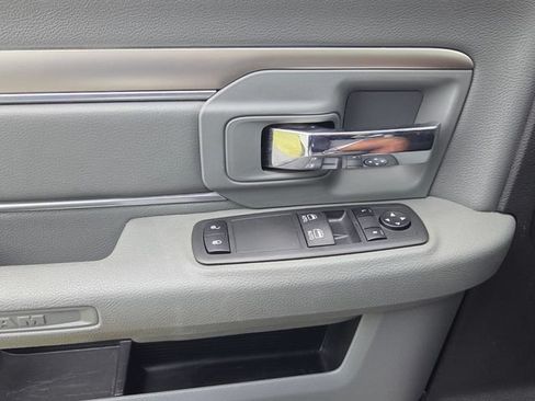 Used 2019 RAM 1500 Express RWD image 32