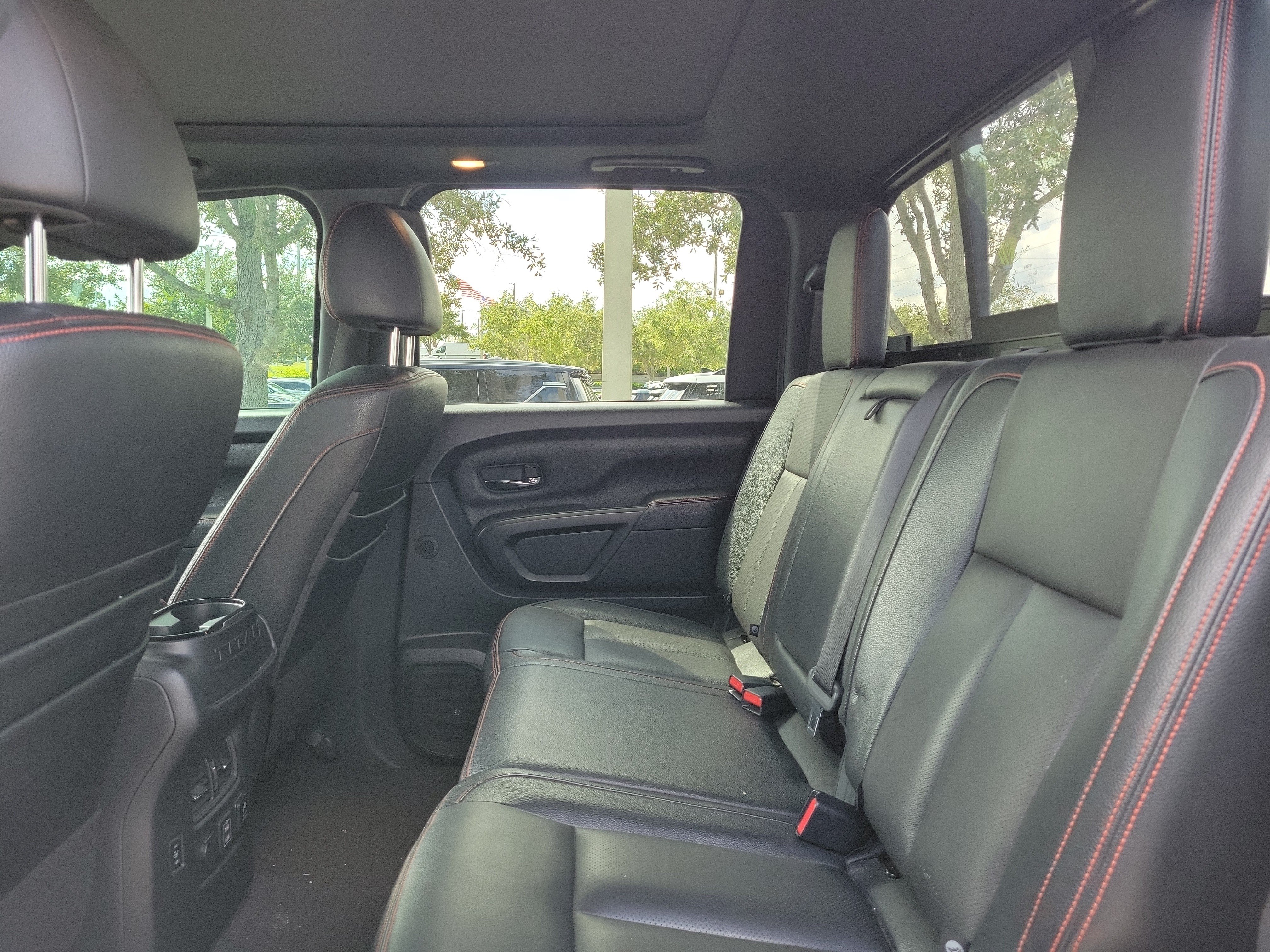 Used 2021 Nissan Titan PRO-4X w/ Pro-4x Convenience Package AWD/4WD image 16