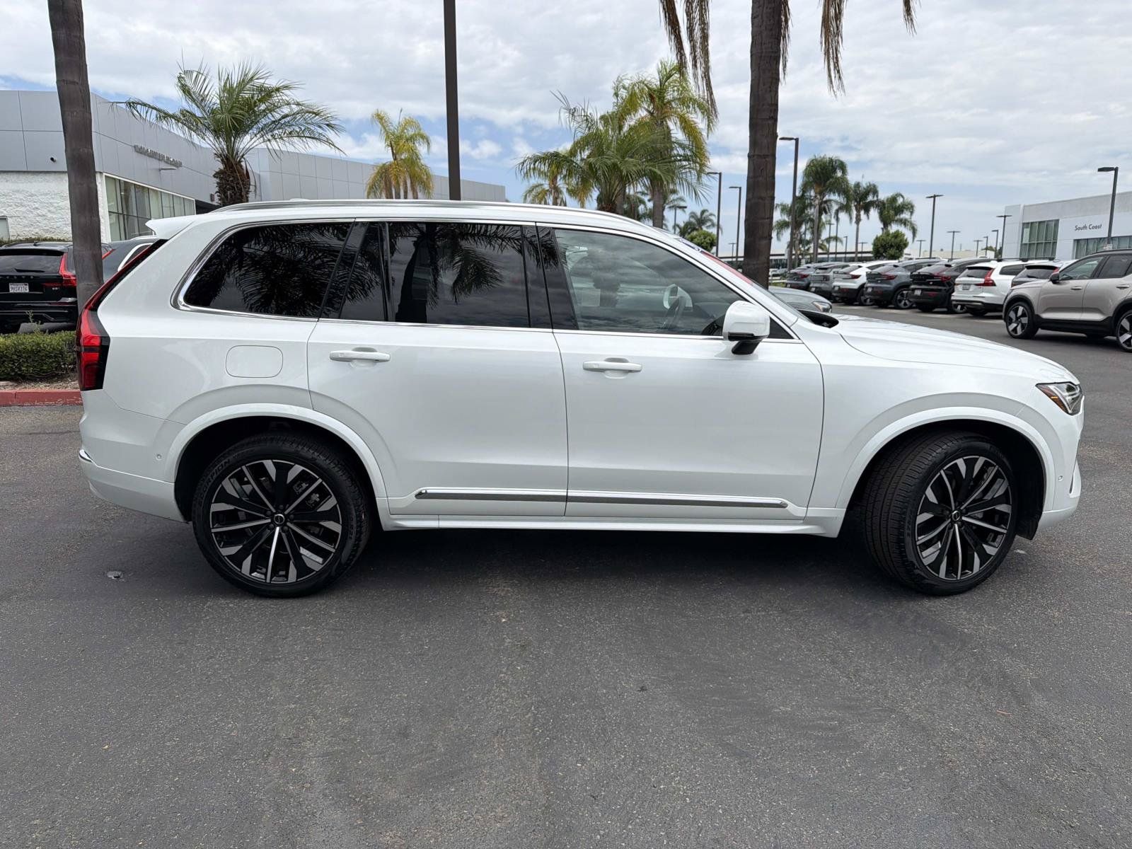 Used 2026 Volvo XC90 B6 Plus w/ Protection Package Premier AWD/4WD image 4