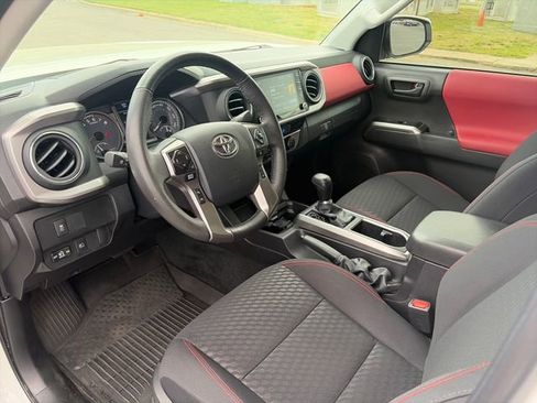 Used 2023 Toyota Tacoma SR5 w/ Technology Package AWD/4WD image 29