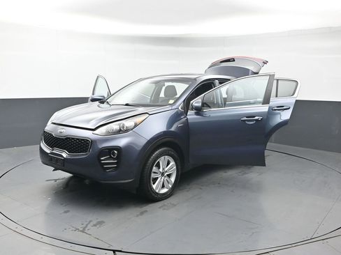 Used 2017 Kia Sportage LX image 45