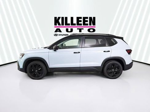 New 2026 Volkswagen Taos SE image 4