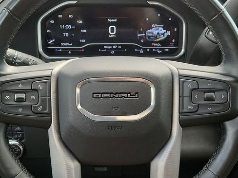 Used 2024 GMC Sierra 2500 Denali image 11