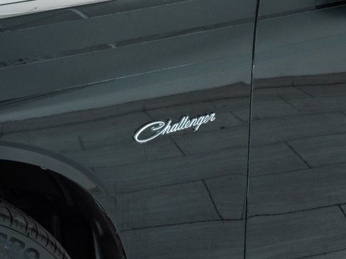 Used 2009 Dodge Challenger R/T RWD image 38