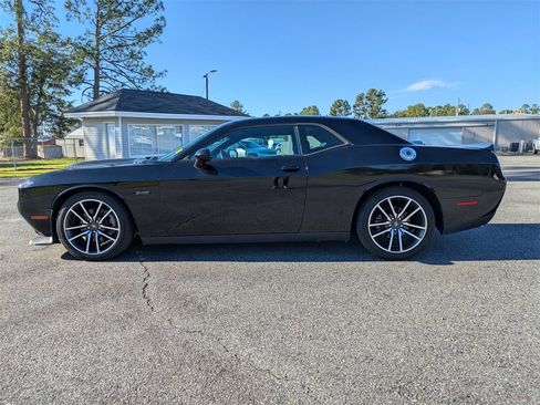 Used 2023 Dodge Challenger R/T image 7
