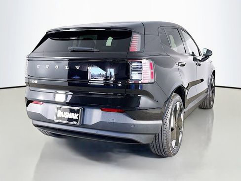 New 2026 Volvo EX30 Plus w/ Protection Package Premier image 7