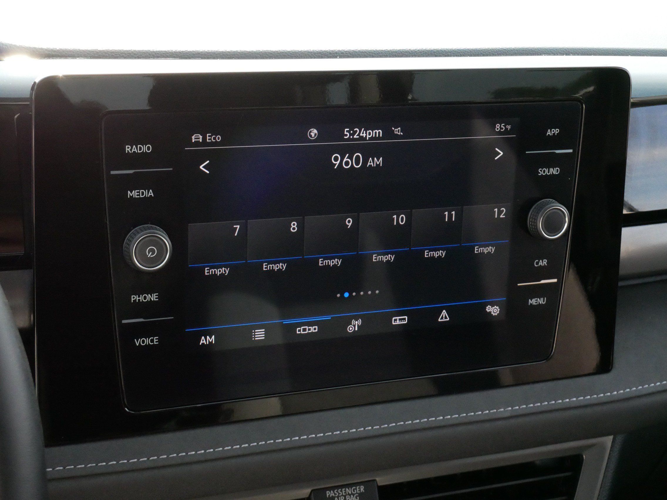Certified 2025 Volkswagen Taos SE AWD/4WD image 22
